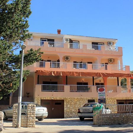 Apartments And Rooms By The Sea Mandre, Pag - 3557 Kolan Exterior foto