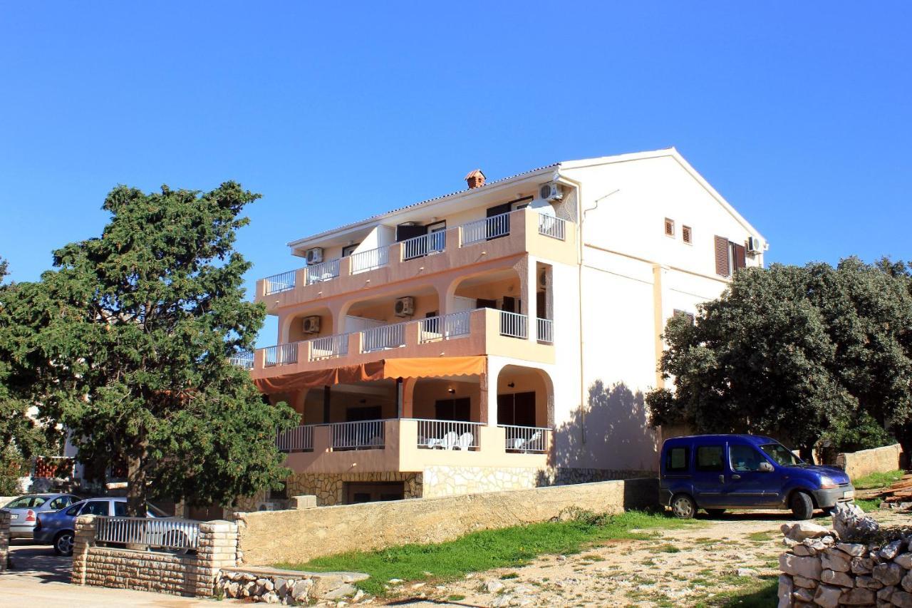Apartments And Rooms By The Sea Mandre, Pag - 3557 Kolan Exterior foto