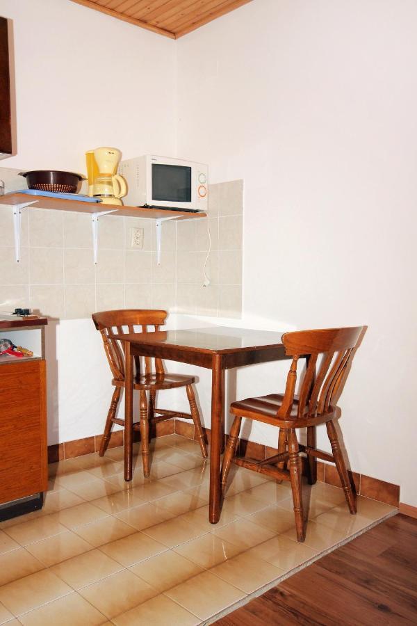 Apartments And Rooms By The Sea Mandre, Pag - 3557 Kolan Exterior foto