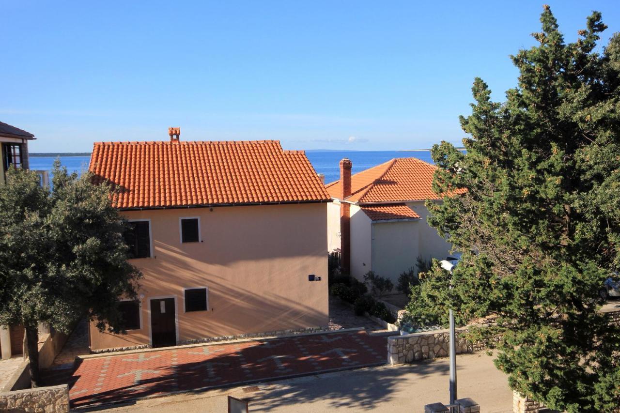 Apartments And Rooms By The Sea Mandre, Pag - 3557 Kolan Exterior foto