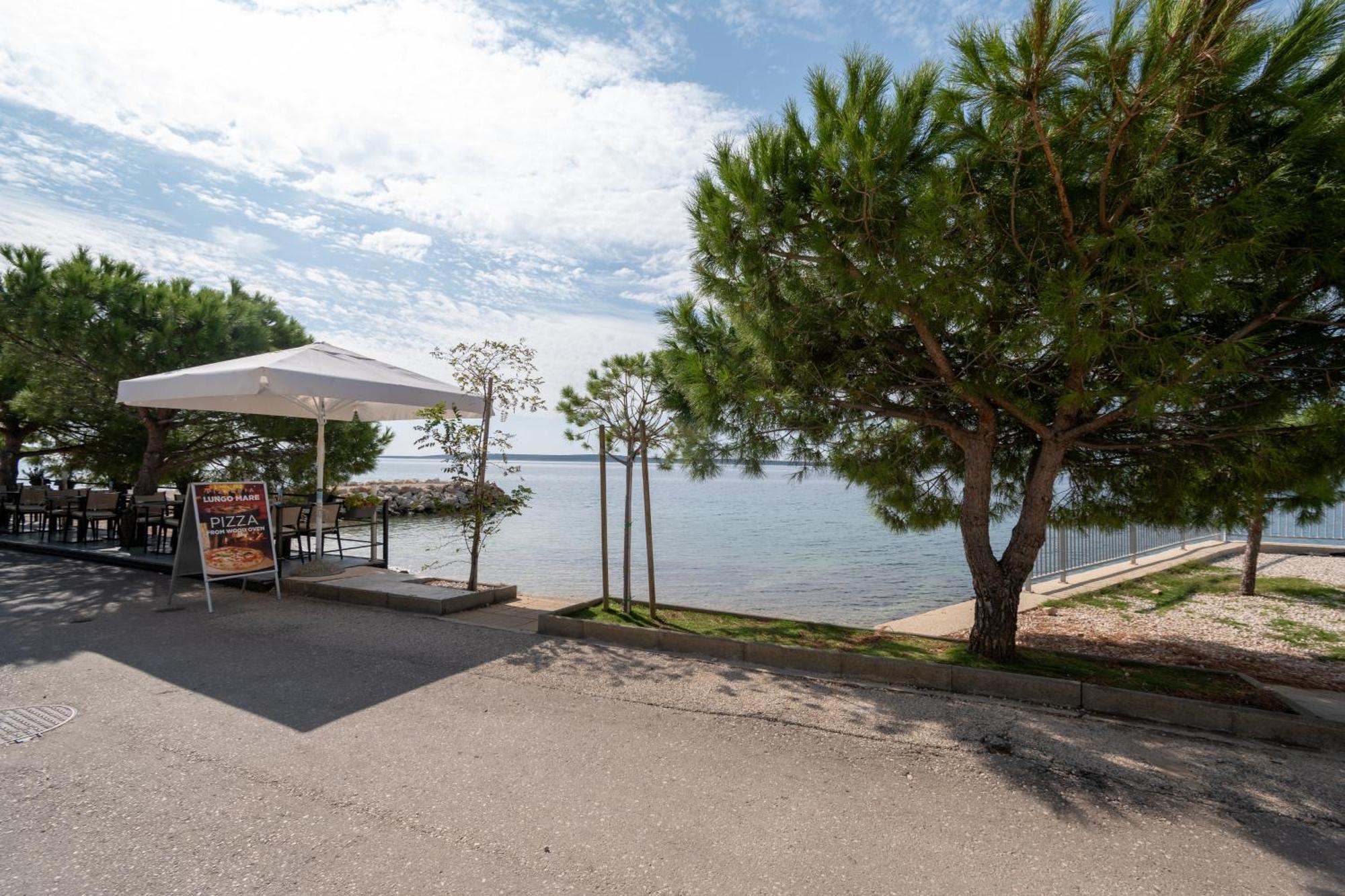 Apartments And Rooms By The Sea Mandre, Pag - 3557 Kolan Exterior foto
