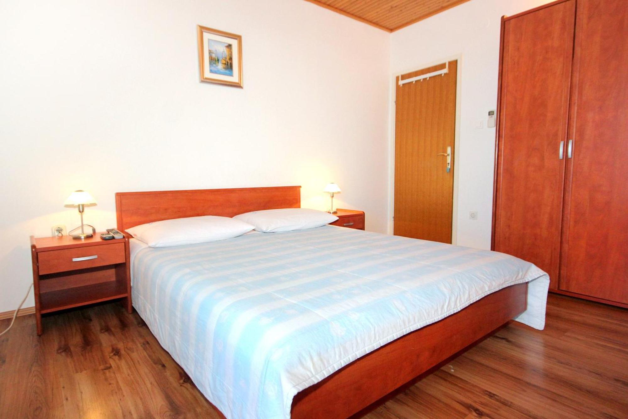 Apartments And Rooms By The Sea Mandre, Pag - 3557 Kolan Zimmer foto