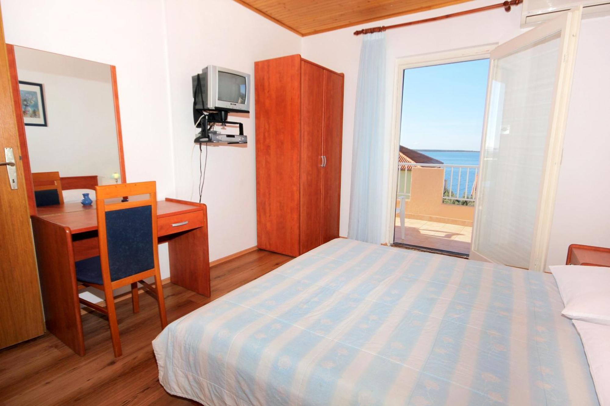 Apartments And Rooms By The Sea Mandre, Pag - 3557 Kolan Zimmer foto